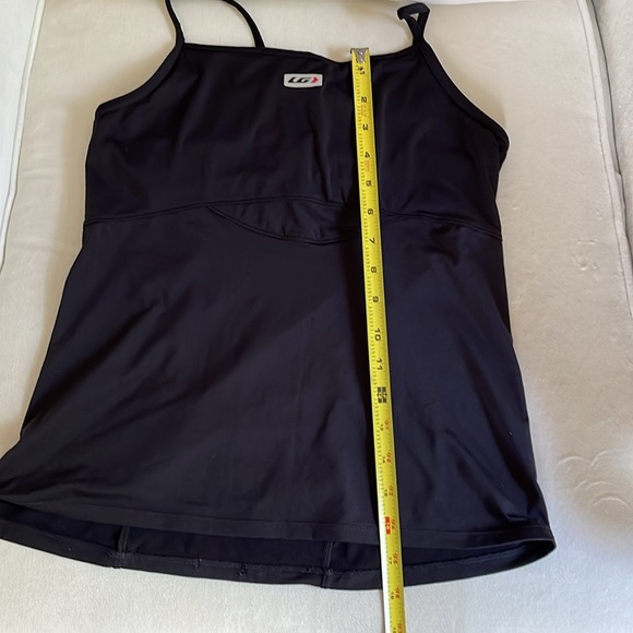 Louis Garneau sleeveless active (cycling) jersey with shelf bra - Picture 13 of 14